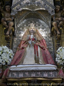 La Virgen de los Reyes en su altar de la Capilla Real en la Catedral de Sevilla