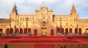 Proyecto aprobado para que la Plaza de España acoja la Misa Estacional del 50 Aniversario de la Coronación de la Macarena