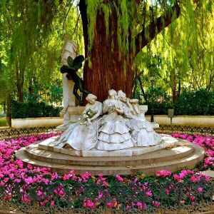 Monumento a Béquer en el Parque de Mª Luisa de Sevilla