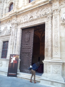 Puerta fachada plateresca Ayuntamiento de Sevilla